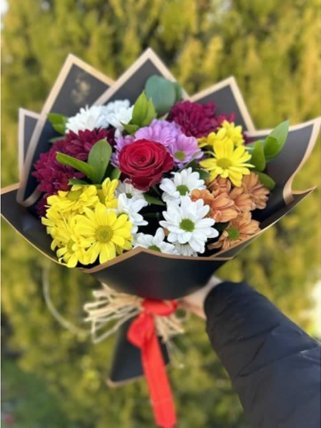 Kırmızı Gül, Renkli Papatya Buketi