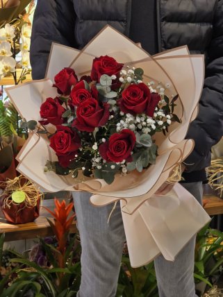 8 Kırmızı Gül Buketi