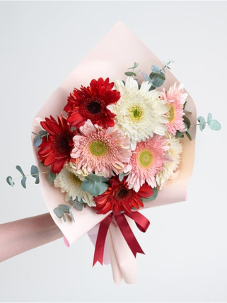 Kırmızı Pembe ve Beyaz Gerbera Buketi
