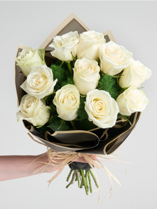 11 Li Beyaz Gül Buketi