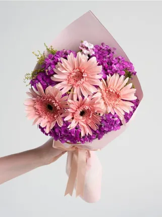Pembe Gerbera ve Hüsnü Yusuf Buketi