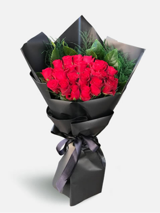 Siyah Ambalajda 21 Kırmızı Gül Buketi