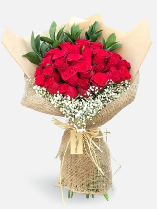 Hasır Süslemeli 25 Kırmızı Gül Buketi