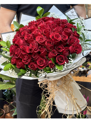 51 Kırmızı Güllerden Buket