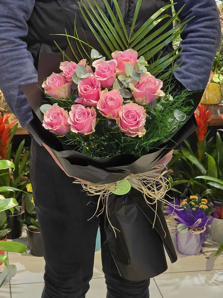 10 Pembe Güllü Buket