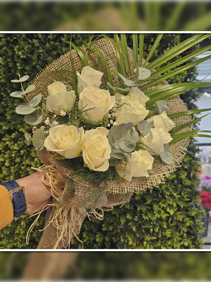 10 Beyaz Gül Buketi