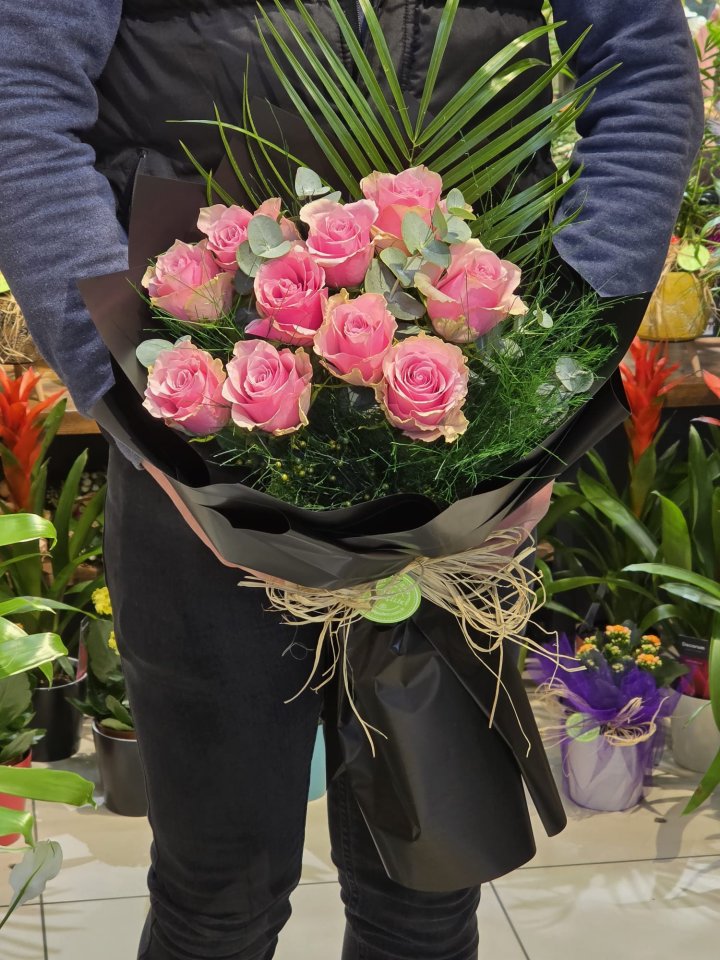 Siyah Süslemeli 10 Pembe Gül Buketi, burdur çiçekçi