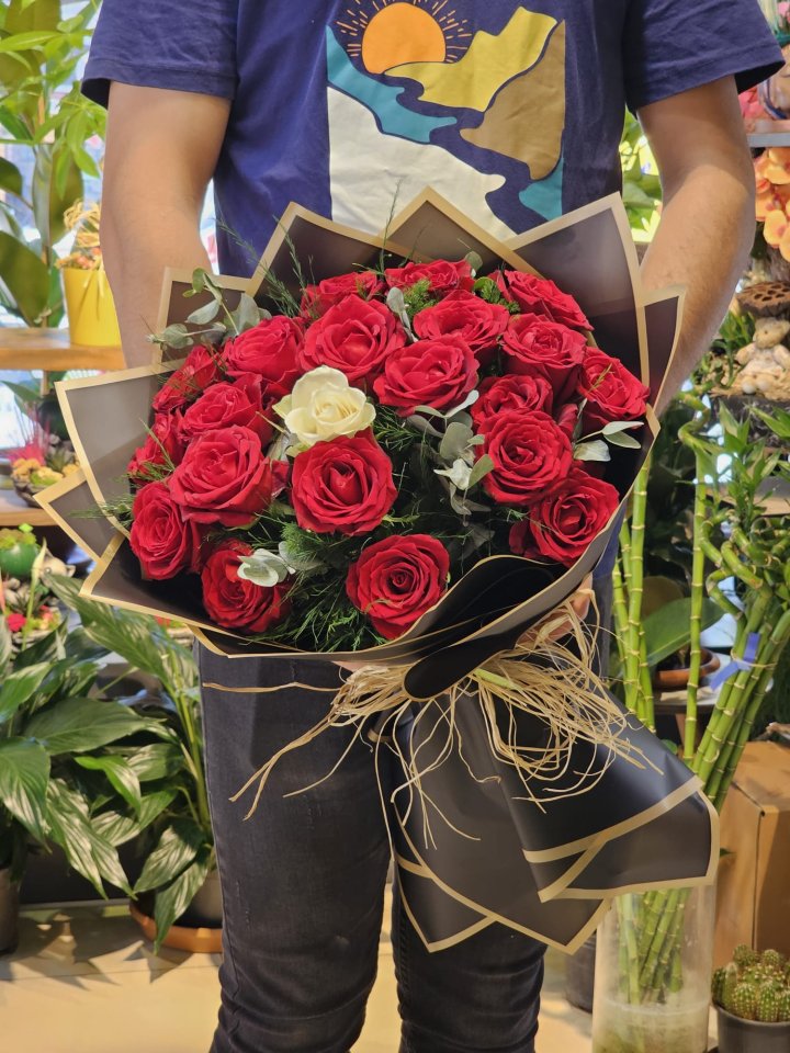 21 Kırmızı Gül Buketi