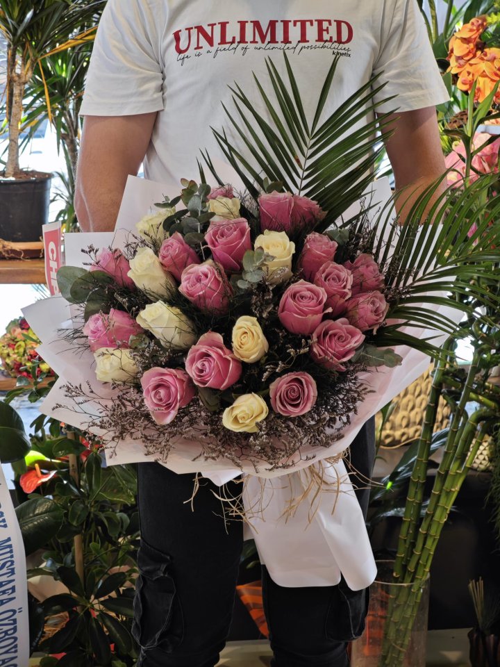 25 Pembe Beyaz Gül Buketi