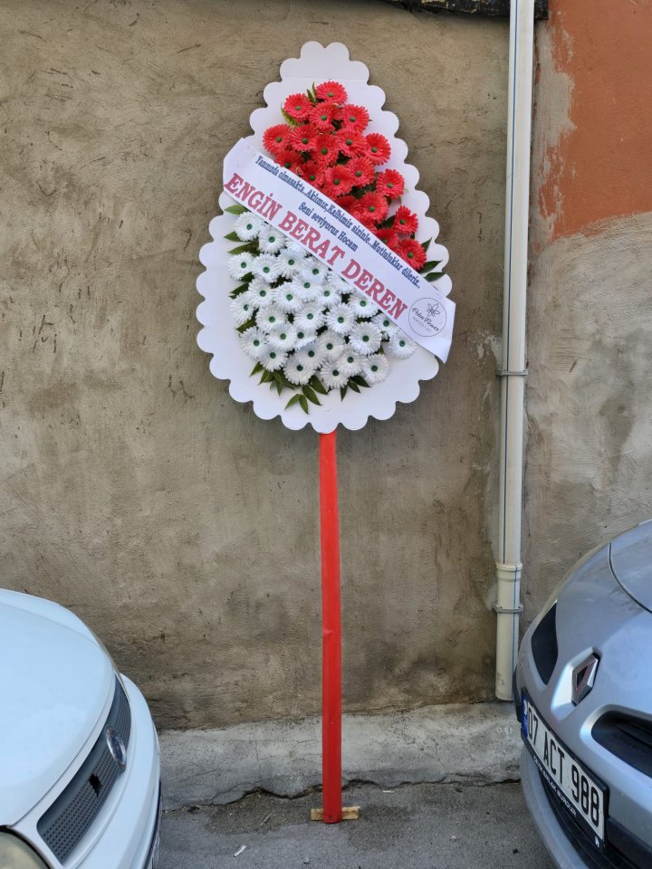 Yapay Çiçekli Tek Katlı Çelenk, burdur çiçekçi