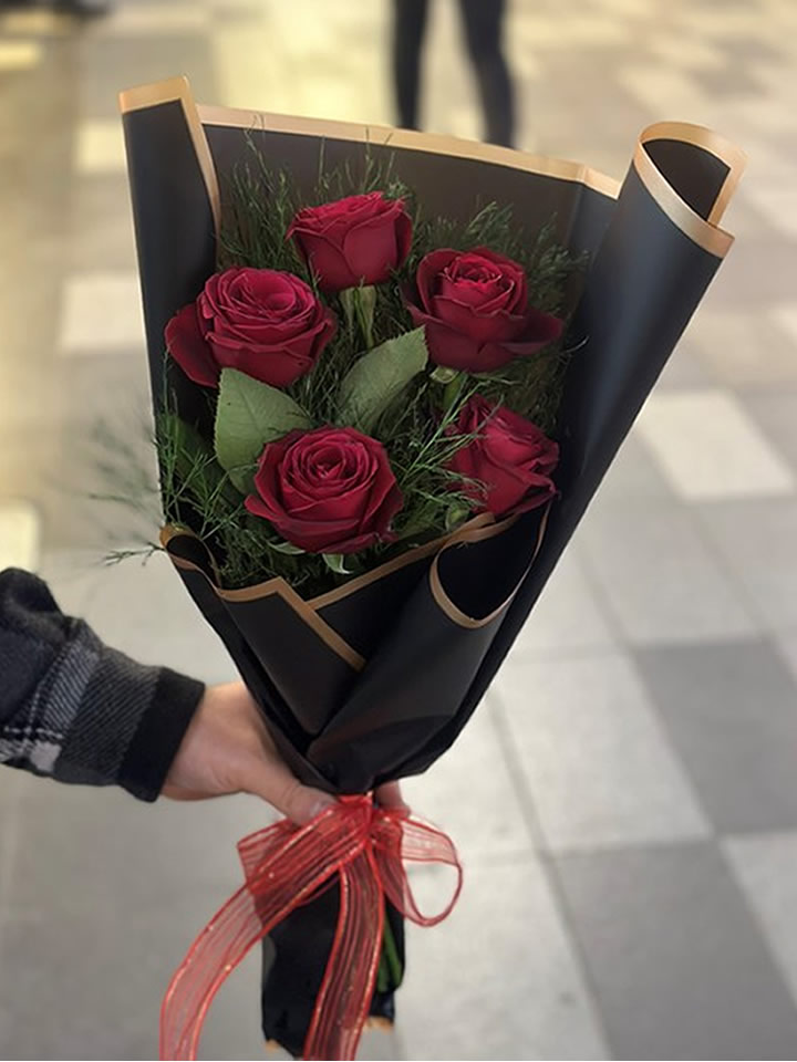 5 Kırmızı Gül Buketi, burdur çiçekçilik