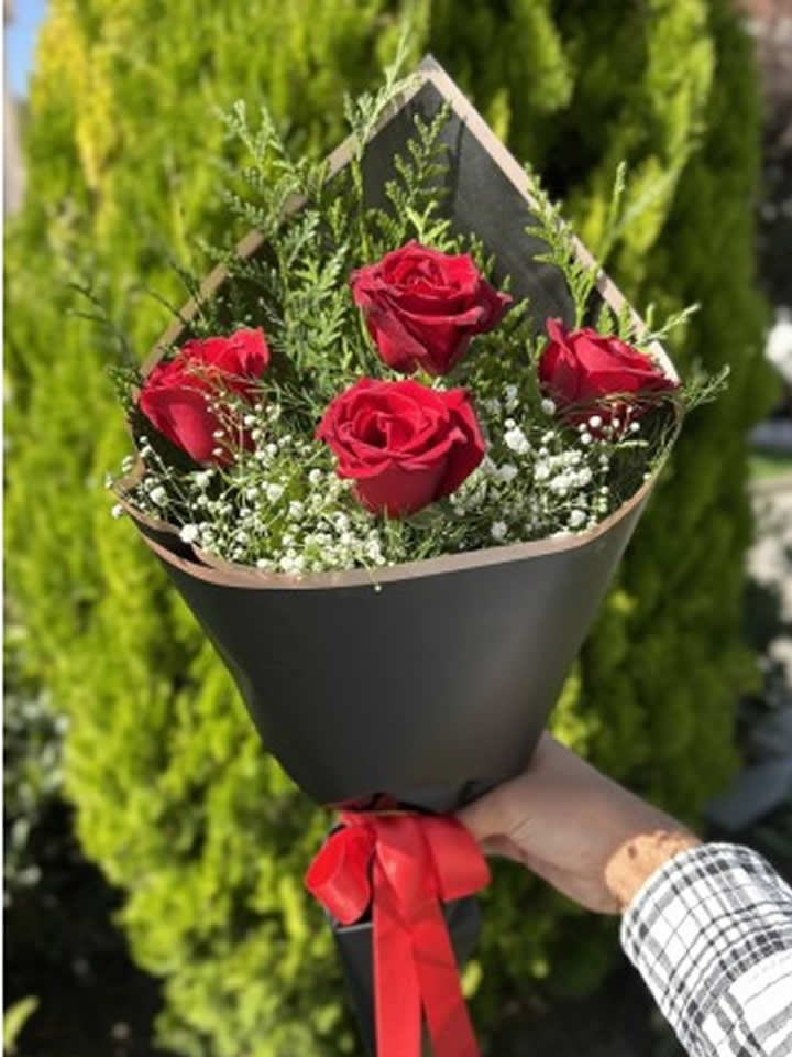 4 KIRMIZI GÜL BUKETİ 