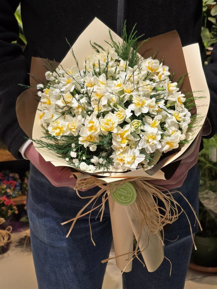 Mis Kokulu Nergis Buketi