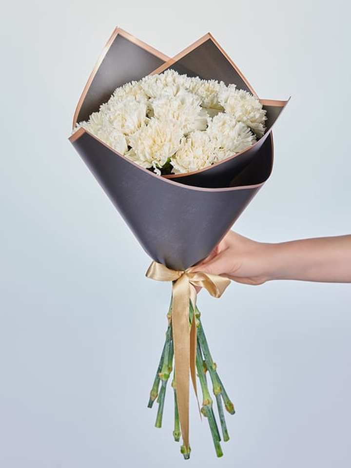 Beyaz Karanfil Çiçek Buketi