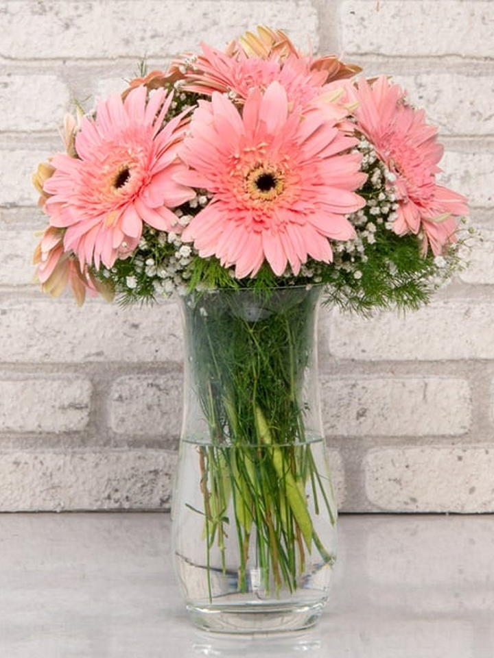 Cam Vazoda Pembe Gerbera Aranjmanı