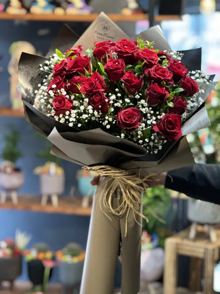25 Kırmızı Güllerden Buket