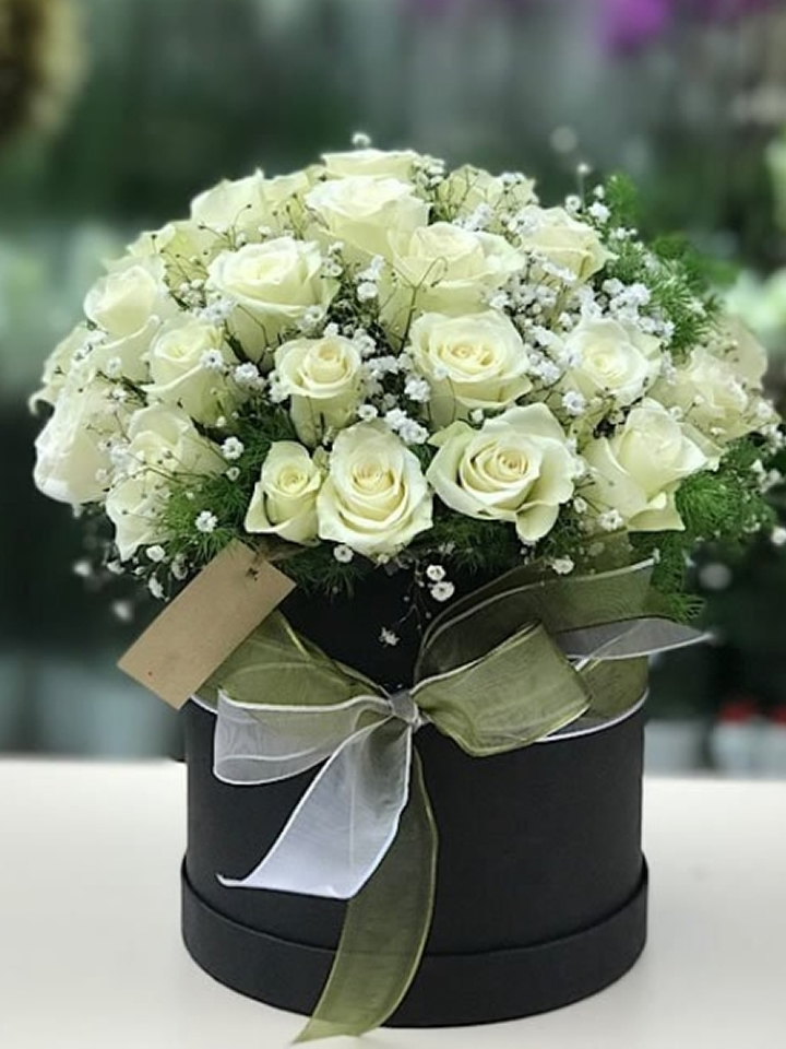 Kutuda 41 Beyaz Gül