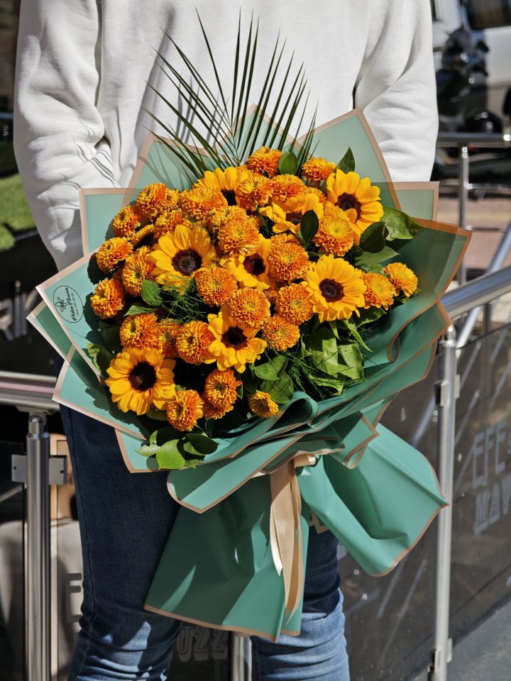 Gün Işığı Ay Çiçekleri ve kasımpatılar Buketi