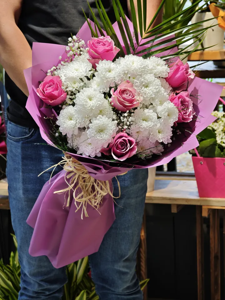 6 Pembe Gül ve Baltica Krizantemler