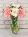 Çiçekçi - Cam Vazoda Beyaz ve Pembe Gerberalar