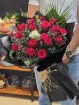 Çiçekçi - 19 Kırmızı 1 Beyaz Gül Buketi
