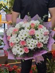Çiçekçi - 11 Pembe Güller ve Beyaz Papatyalar