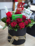 Çiçekçi - Kutuda Çikolata ve güller