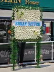 Çiçekçi - Beyaz Gerberalar Pano Çelenk Modeli